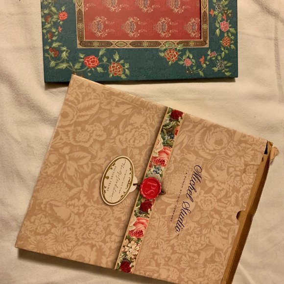 Beautiful Michele Studio Frame - Picture 2 of 6